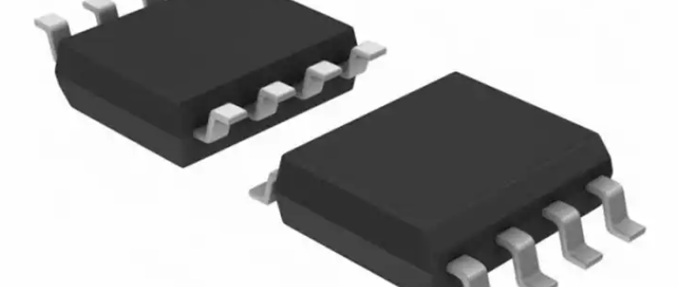 Small Outline Integrated Circuit (SOIC)